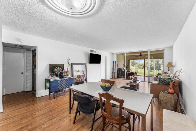 157 Atlantis Boulevard 301, Atlantis, FL 33462