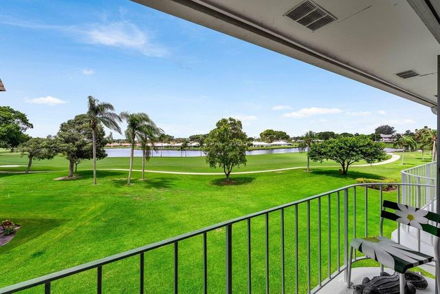 157 Atlantis Boulevard 301, Atlantis, FL 33462