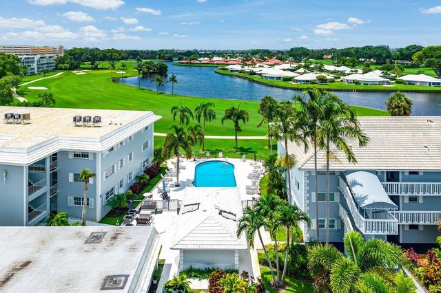 157 Atlantis Boulevard 301, Atlantis, FL 33462