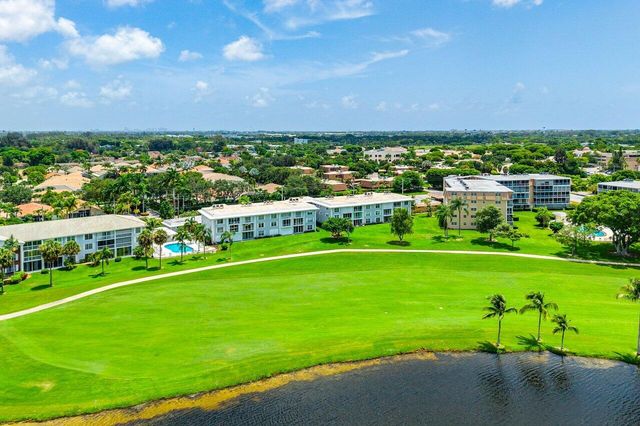 157 Atlantis Boulevard 301, Atlantis, FL 33462