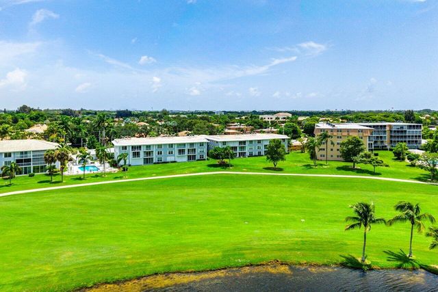 157 Atlantis Boulevard 301, Atlantis, FL 33462