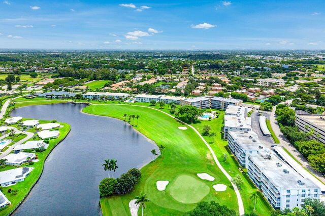157 Atlantis Boulevard 301, Atlantis, FL 33462