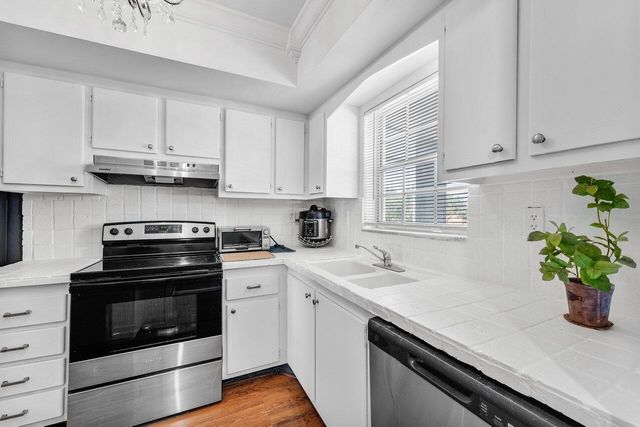 157 Atlantis Boulevard 301, Atlantis, FL 33462