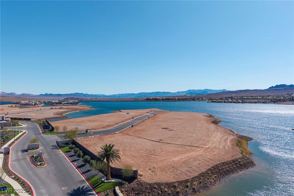 Image 10 of property listing at 1445 Limestone Terrace Court, Henderson, NV 89011