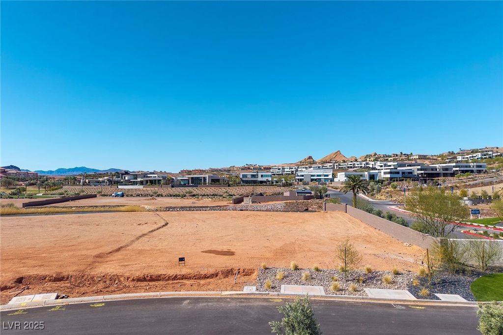 Image 11 of property listing at 1445 Limestone Terrace Court, Henderson, NV 89011