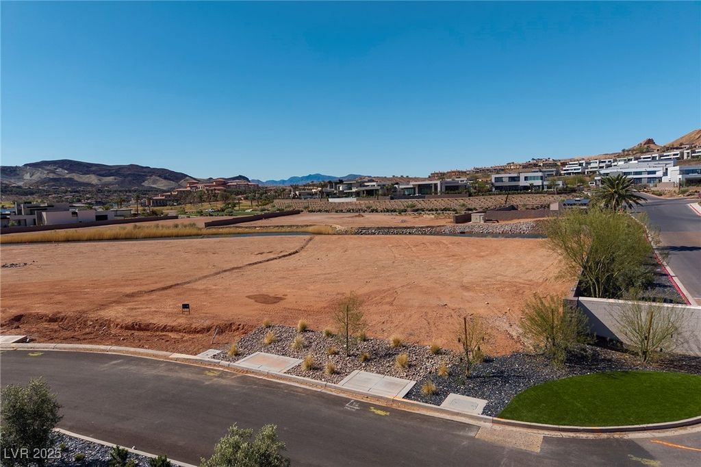 Image 2 of property listing at 1445 Limestone Terrace Court, Henderson, NV 89011