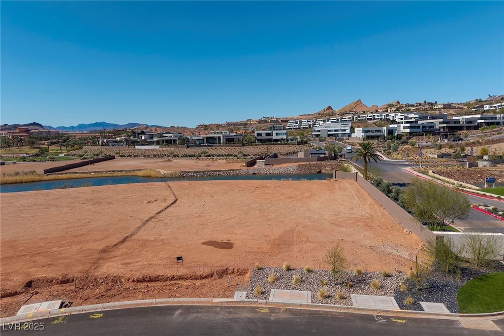 Image 3 of property listing at 1445 Limestone Terrace Court, Henderson, NV 89011