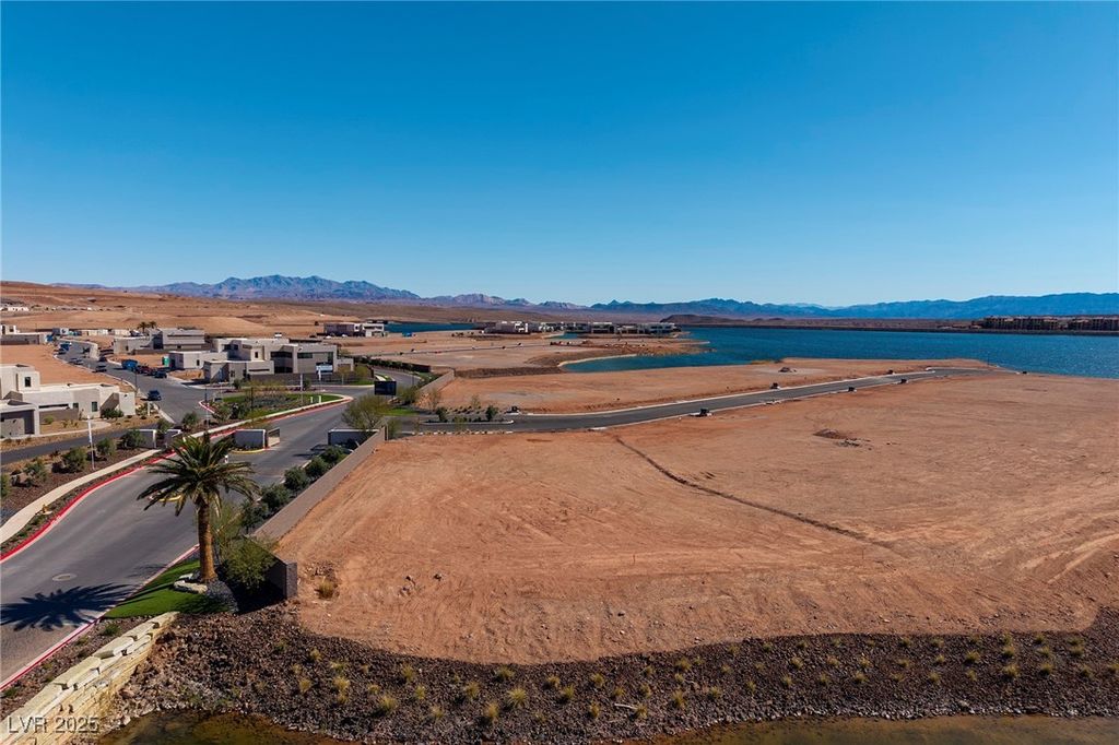 Image 4 of property listing at 1445 Limestone Terrace Court, Henderson, NV 89011