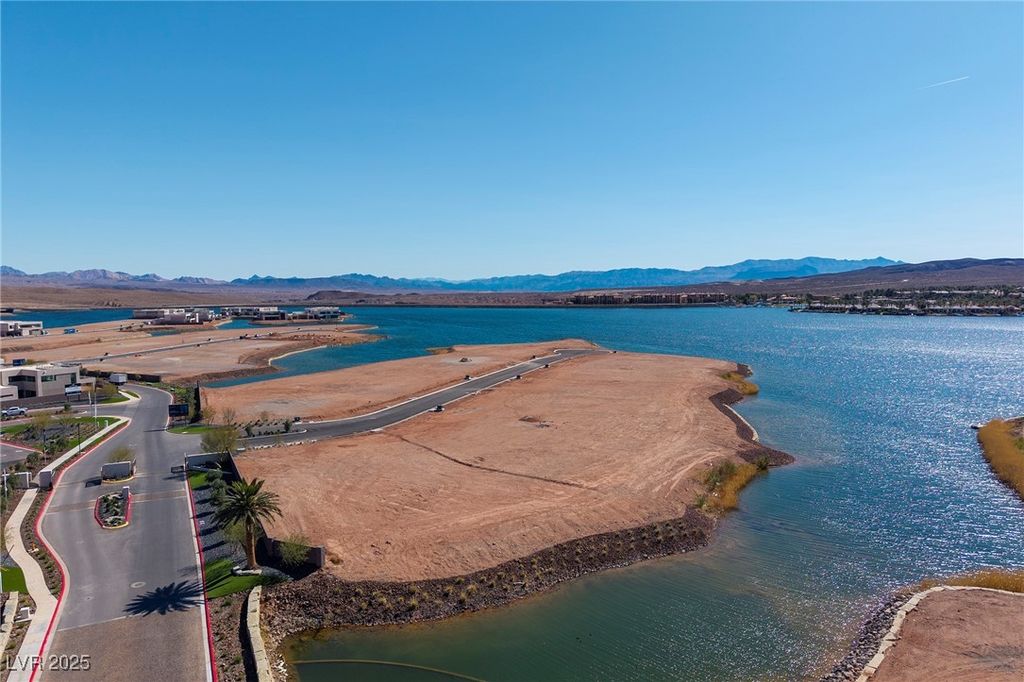 Image 7 of property listing at 1445 Limestone Terrace Court, Henderson, NV 89011