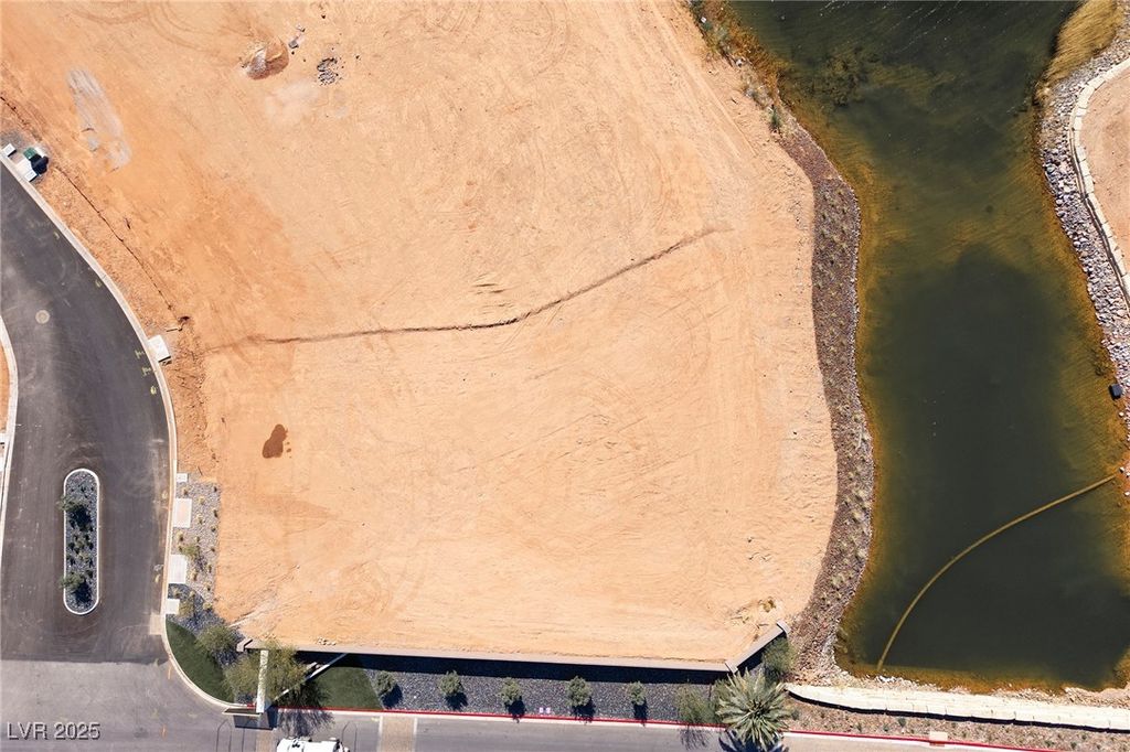 Image 8 of property listing at 1445 Limestone Terrace Court, Henderson, NV 89011