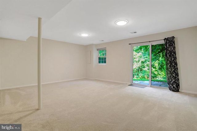 6372 EIGHTH CIR, Alexandria, VA 22312