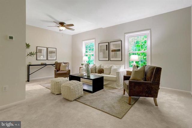 6372 EIGHTH CIR, Alexandria, VA 22312