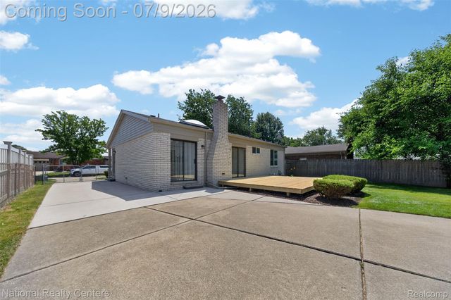 40925 McNamara Drive, Clinton Charter Township, MI 48038