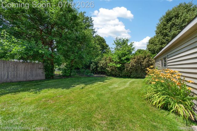 40925 McNamara Drive, Clinton Charter Township, MI 48038
