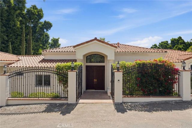 1852 La Loma, North Tustin, CA 92705