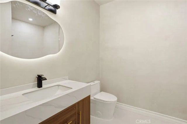 1852 La Loma, North Tustin, CA 92705