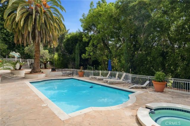 1852 La Loma, North Tustin, CA 92705