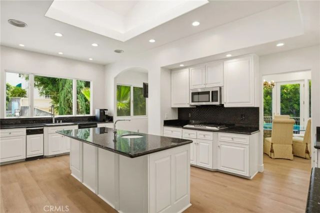 1852 La Loma, North Tustin, CA 92705