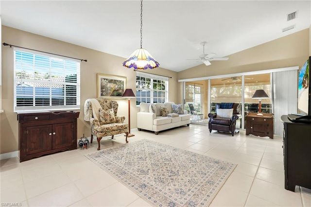 3333 Cayman LN, Naples, FL 34119