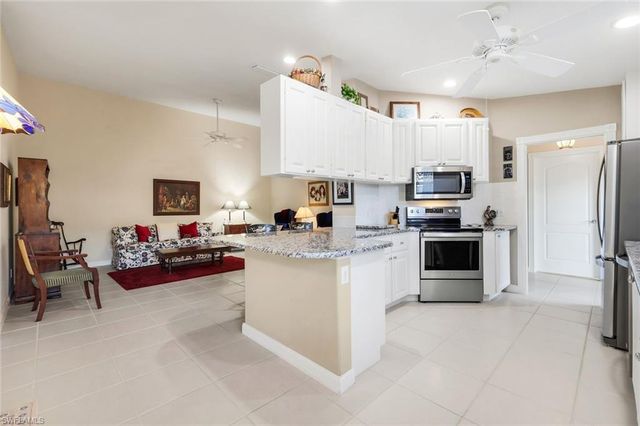 3333 Cayman LN, Naples, FL 34119