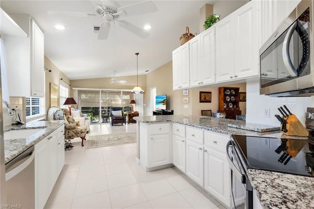 3333 Cayman LN, Naples, FL 34119