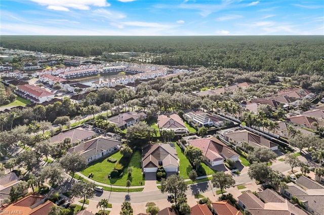 3333 Cayman LN, Naples, FL 34119