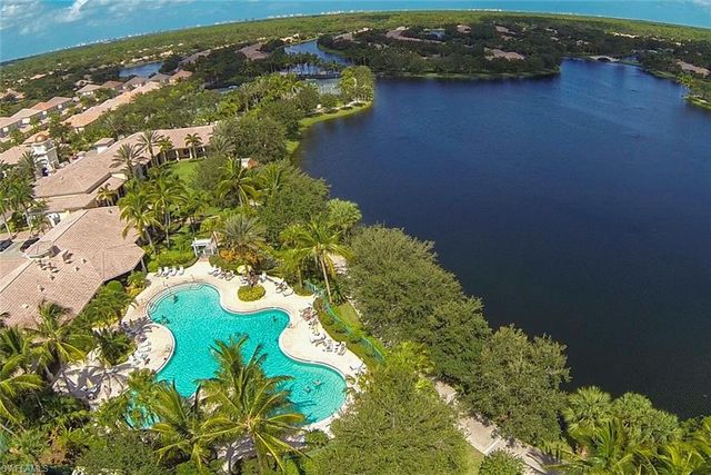 3333 Cayman LN, Naples, FL 34119