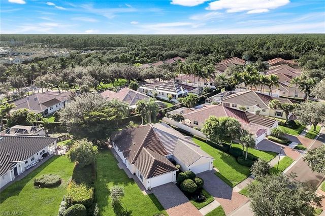 3333 Cayman LN, Naples, FL 34119