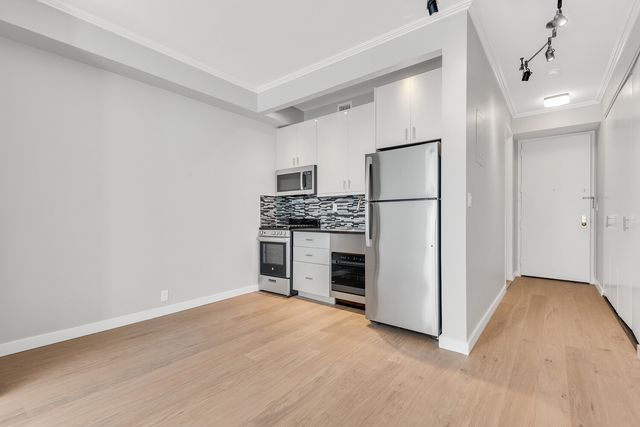 301 W 57th St Apt 9G, New York City, NY 10019