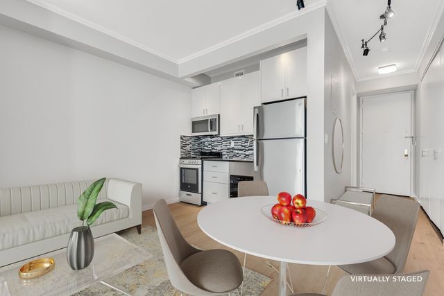 301 W 57th St Apt 9G, New York City, NY 10019