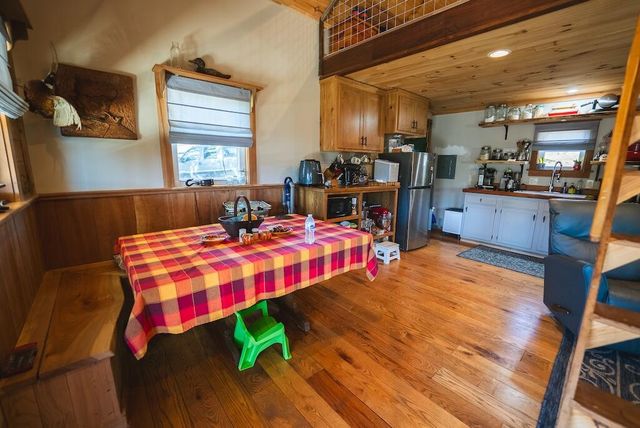 2038 Pilot View DR, Hillsville, VA 24343