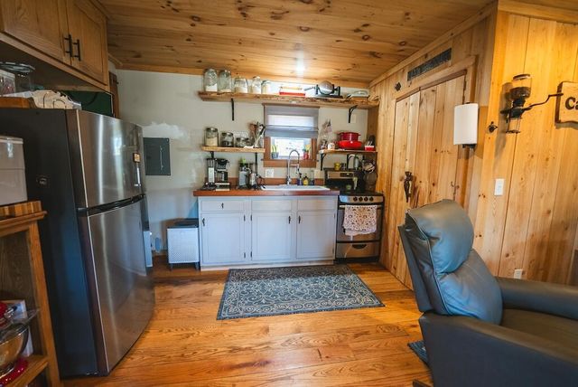 2038 Pilot View DR, Hillsville, VA 24343