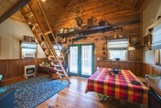 2038 Pilot View DR, Hillsville, VA 24343