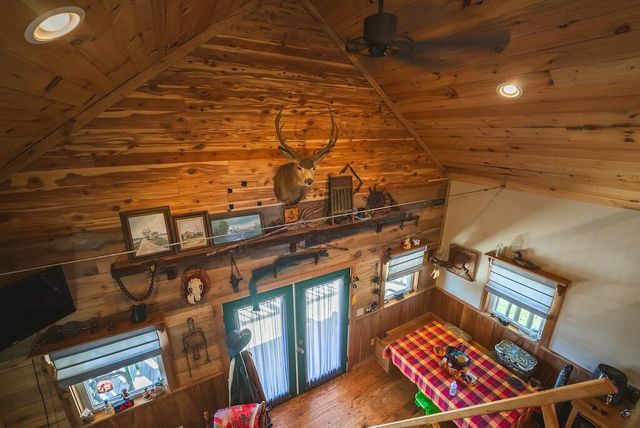 2038 Pilot View DR, Hillsville, VA 24343