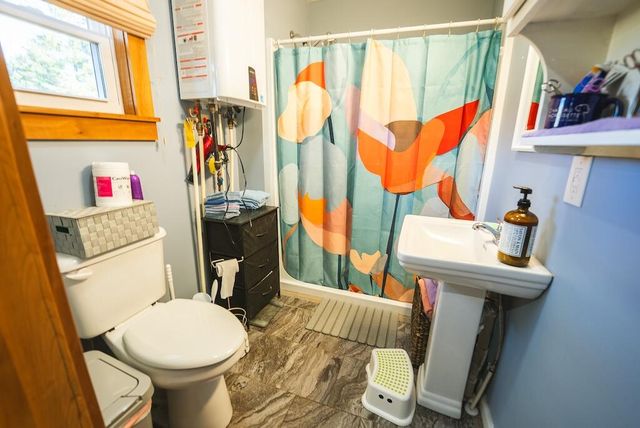 2038 Pilot View DR, Hillsville, VA 24343