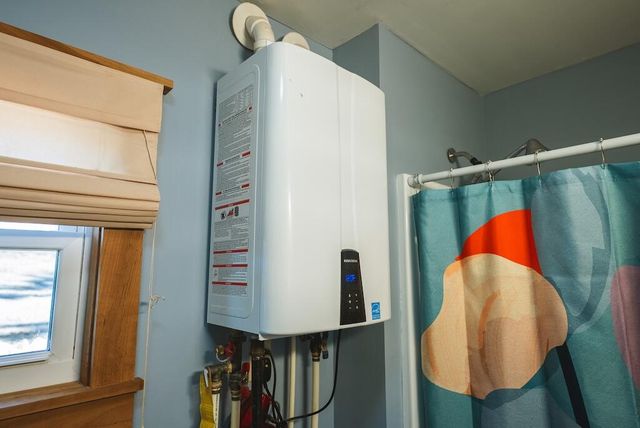 2038 Pilot View DR, Hillsville, VA 24343