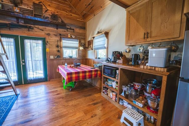 2038 Pilot View DR, Hillsville, VA 24343