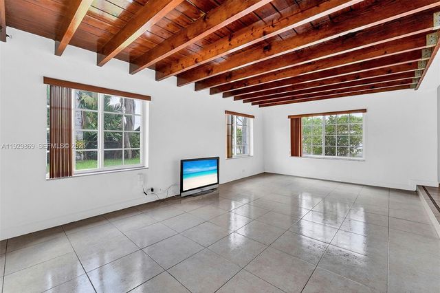 361 SE 6th Ave 1, Hialeah, FL 33010