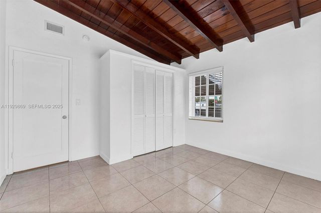 361 SE 6th Ave 1, Hialeah, FL 33010