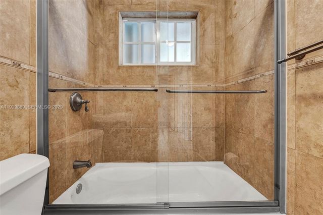 361 SE 6th Ave 1, Hialeah, FL 33010