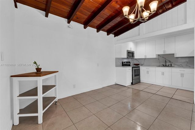 361 SE 6th Ave 1, Hialeah, FL 33010