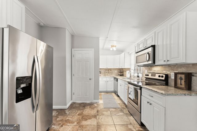 6052 Seminole Drive, Flowery Branch, GA 30542