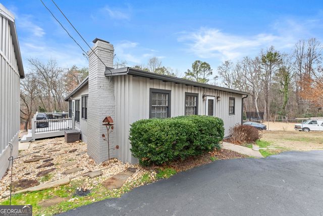 6052 Seminole Drive, Flowery Branch, GA 30542