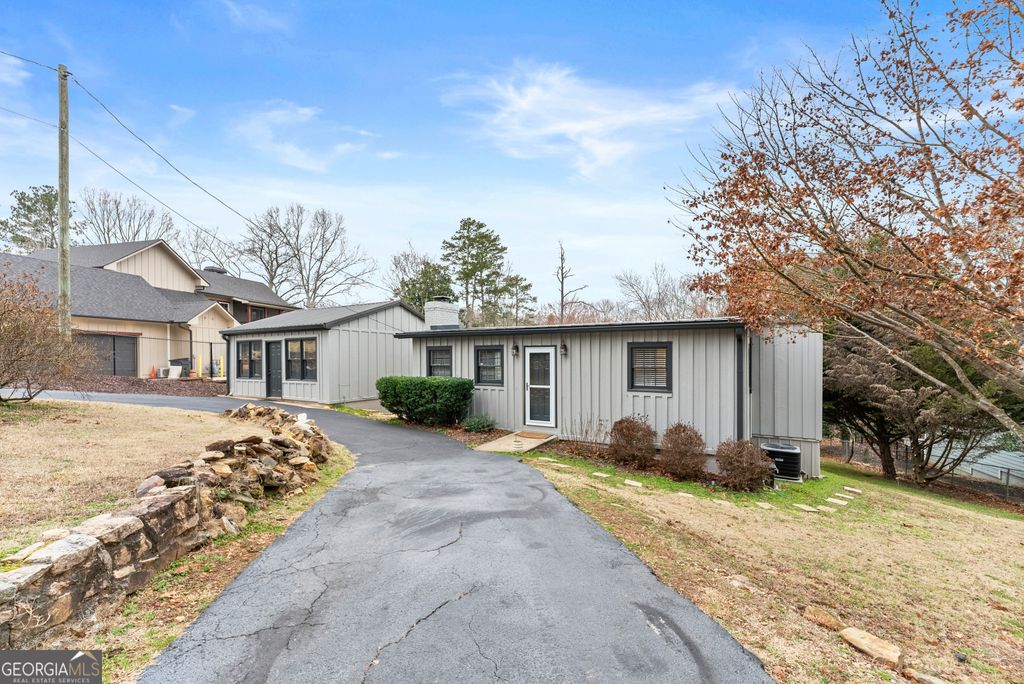 6052 Seminole Drive, Flowery Branch, GA 30542