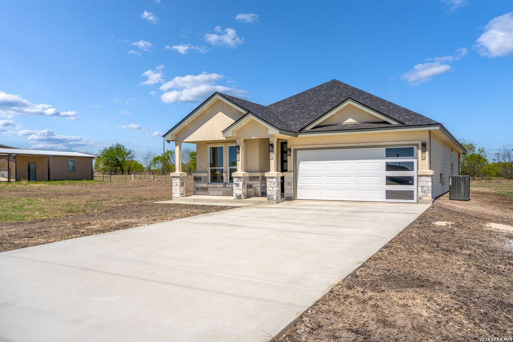 12623 Toro Drive, Atascosa, TX 78002