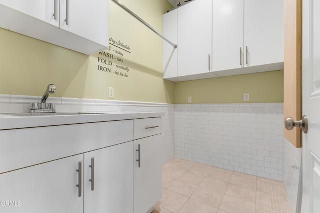 2503 Allanjay Place, Glendale, CA 91208