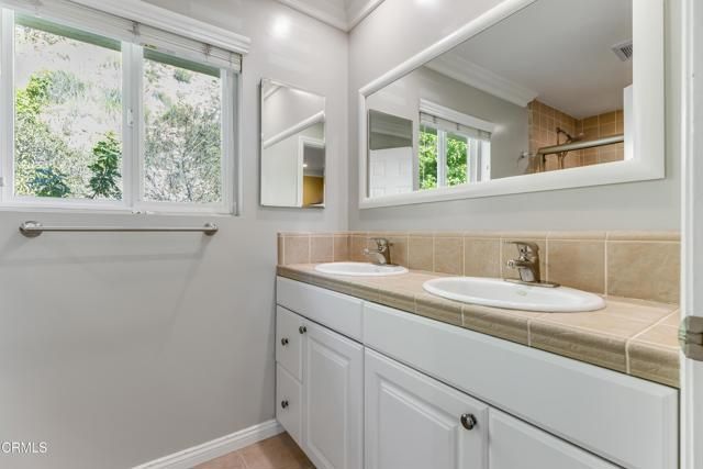 2503 Allanjay Place, Glendale, CA 91208