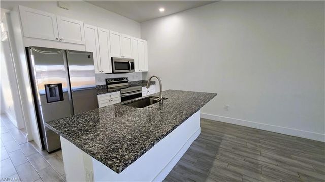 2909 SW Santa Barbara PL, Cape Coral, FL 33914