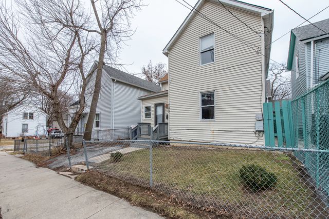 205 S Park Avenue, Waukegan, IL 60085