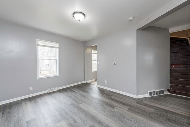 205 S Park Avenue, Waukegan, IL 60085